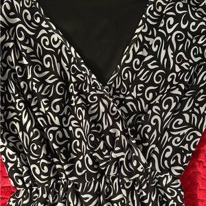 Eye-catching Black and White Swirl Design Dress